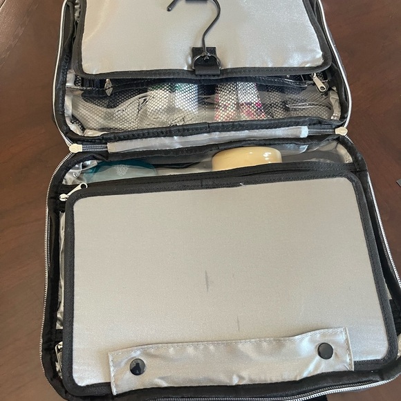 Buy 3 for $40 POPPIN10 Hanging Cosmetic Black Toiletry Organizer - Picture 5 of 9